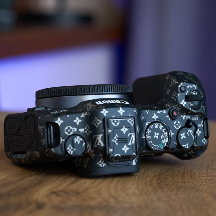 Фотоаппарат Canon EOS R8