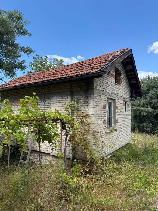 Къща в Брестник