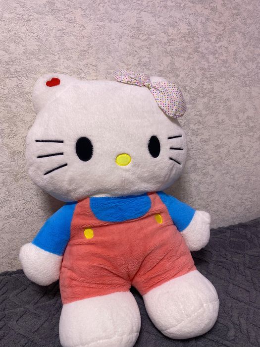 хело кити почти новая