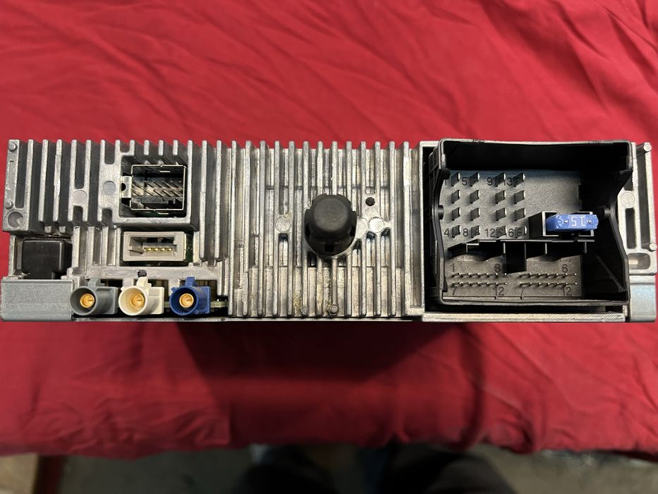 Оригинална мултимедия с дисково устройство за Пежо 508