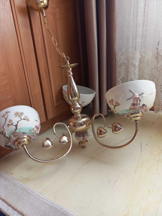 Продам трех рожковую люстру