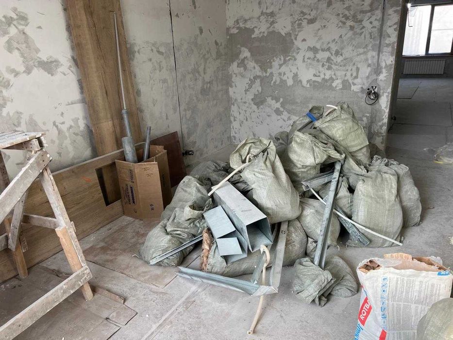 Отдам строительный мусор