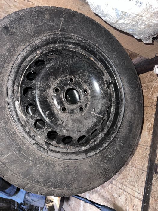 Cauciucuri de iarna cu jante otel 4x195/65/15 dedicate VW