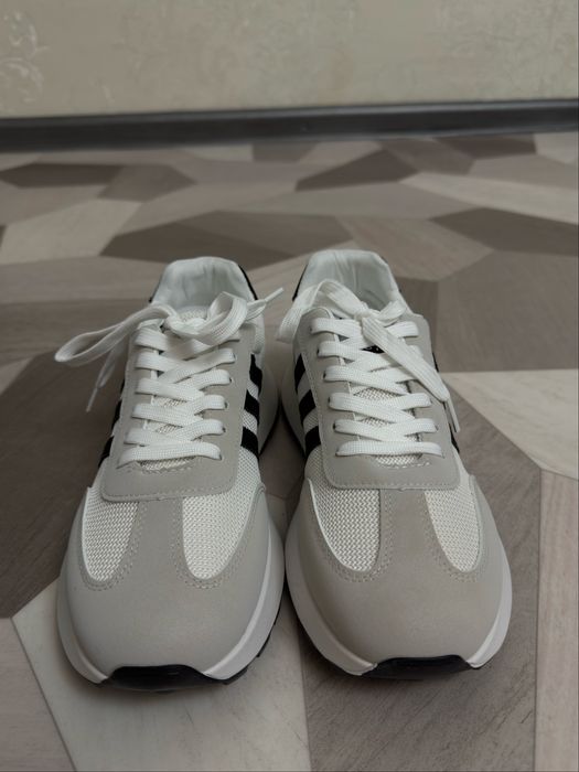 НОВЫЕ модные кроссовки