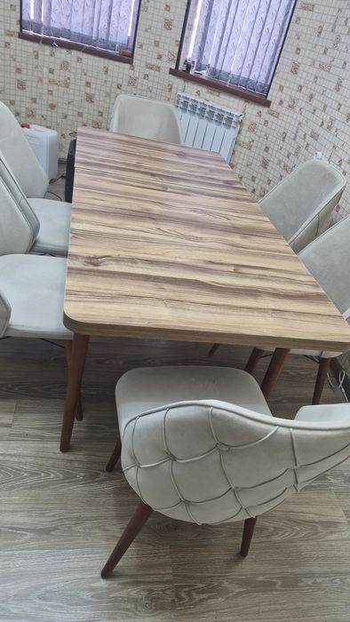 Кухонный стол со стульями