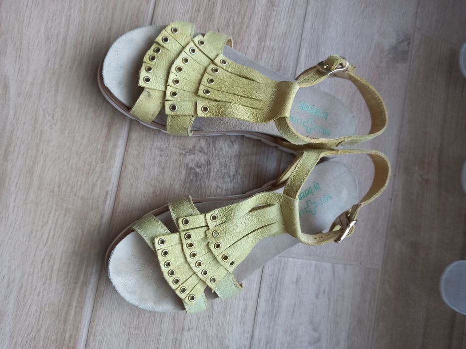 Sandale din piele
