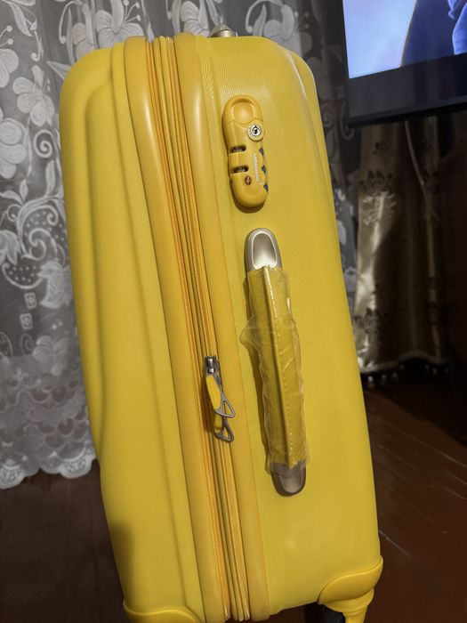 Чемодан Ambassador 70 литров