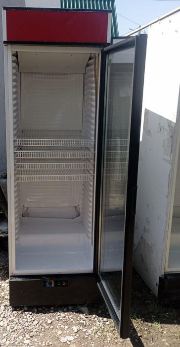 Холодильник витринный,для магазина