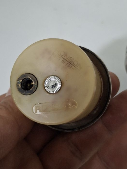 Brichete de birou Ronson