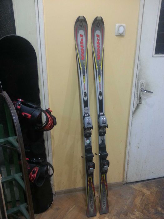 Ски  комплект със автоматите .