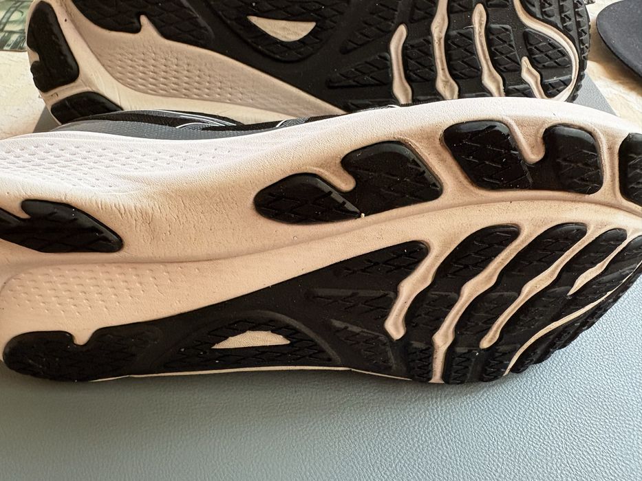 Продавам ASICS Gel-Kayano 30