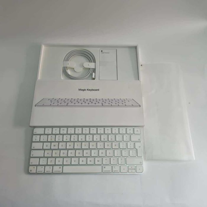 Liquid Money vinde - Tastatura Apple Magic Keyboard (2021)  US English