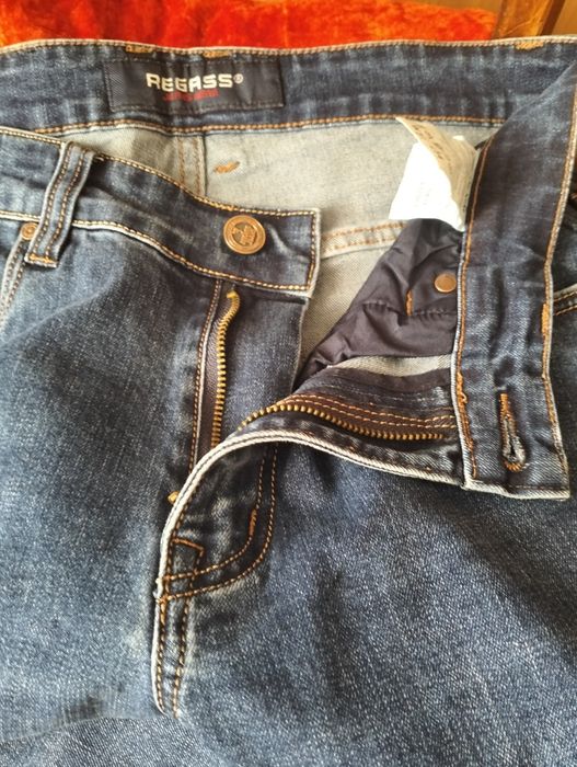 Продам джинсы мужские