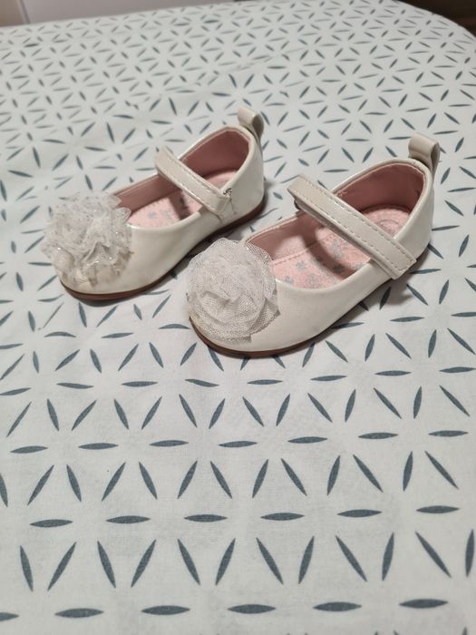 Vând balerini aproape noi, fetițe,  mărime 21