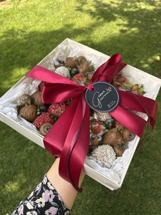 Клубника шоколад. Qulupnay shokolad. Подарки