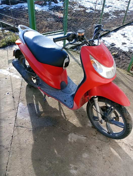 Vând scuter inmatriculat Peugeot