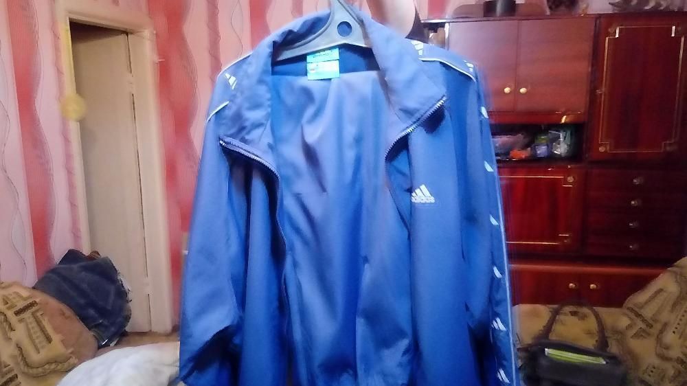 Продаю спортивный костюм!