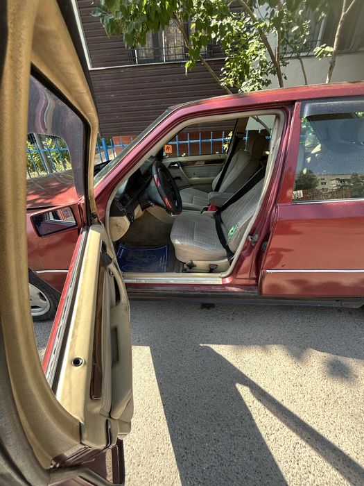 Mercedes Benz E26 w124 2.6л