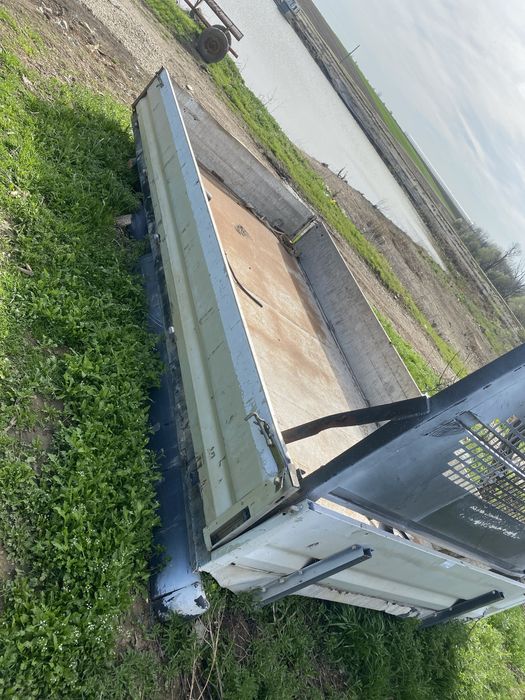 Bena de Peugeot Boxer pret 2000lei