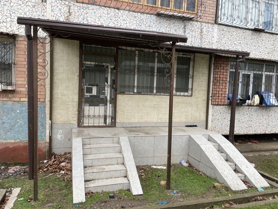 Продаётся 2-х комнатная квартира 1- этаж 4-х этажного дома