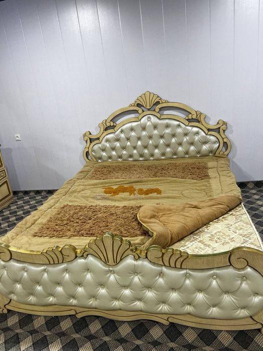 СРОЧНО Спальный мебель сотилади