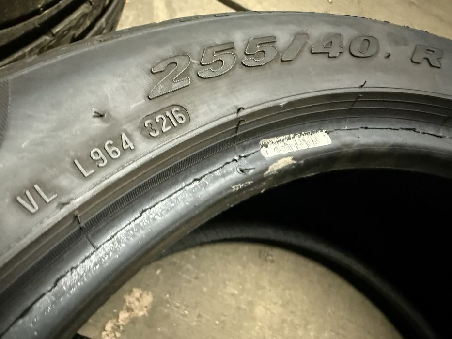 Летни гуми PIRELLI  спорт пакет 255/40R19 и 285/35R19 S класа BMW 7