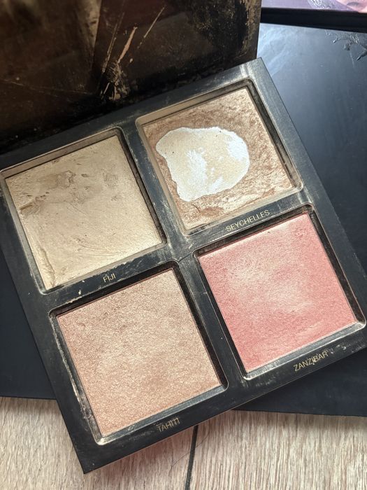 Палитри купувани от Cult Beauty