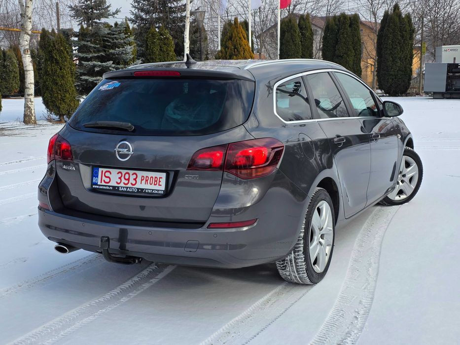 Opel Astra J 2011 2.0 CDTI 160 CP euro 5 / RATE fara avans