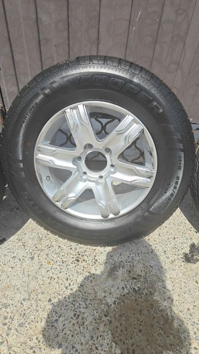 Продам резину COOPER  DISCOVERER HTS с дисками.