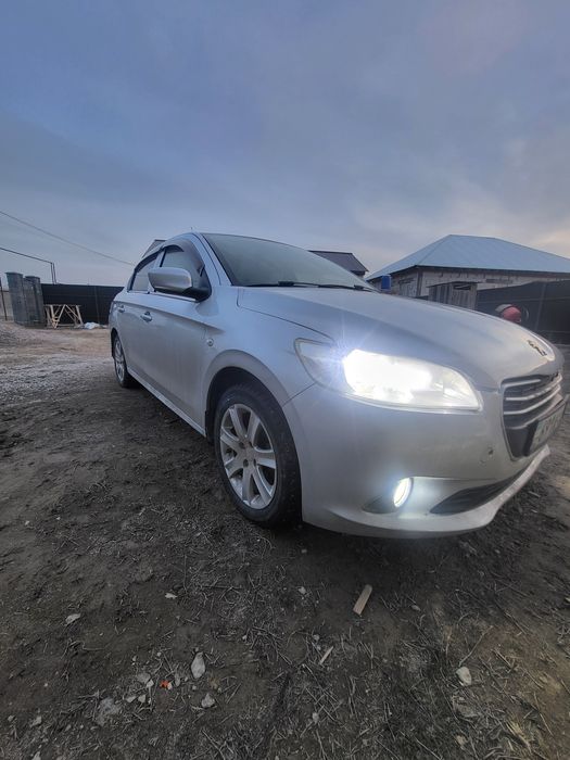 Peugeot 301 полная комплектация