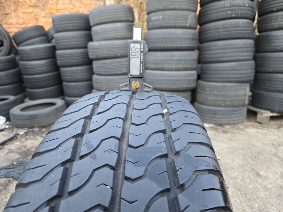 4бр. 235 65 16С Dunlop летни.