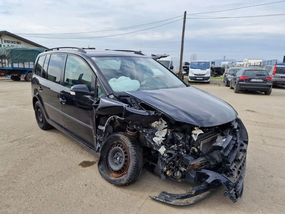 Dezmembram Volkswagen Touran, 1.9 TDI, 6 viteze, an 2009