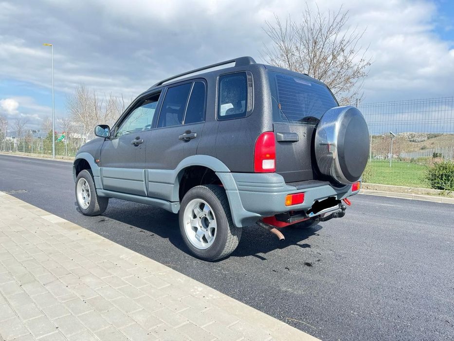 Suzuki Grand Vitara 2.5 v6