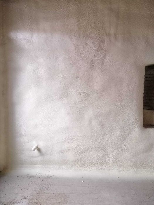 izolatii spuma poliuretanica