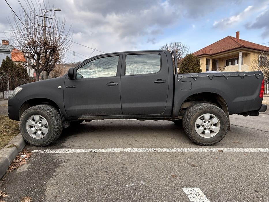 Vând Toyota Hilux