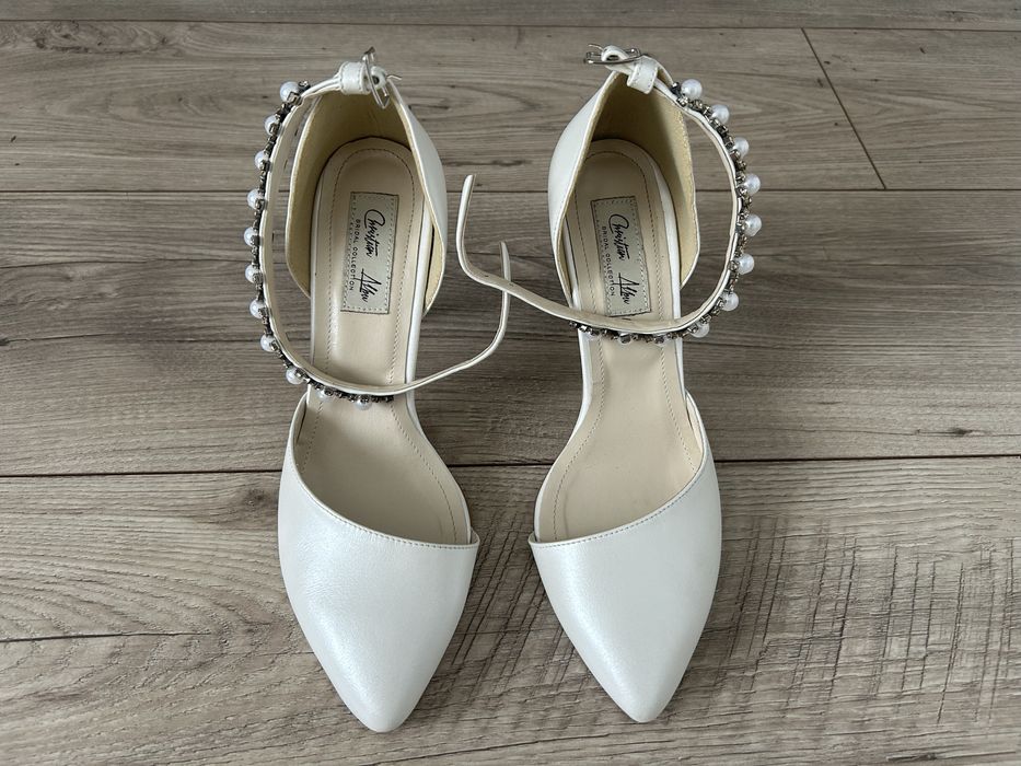Vand Pantofi de Mireasa