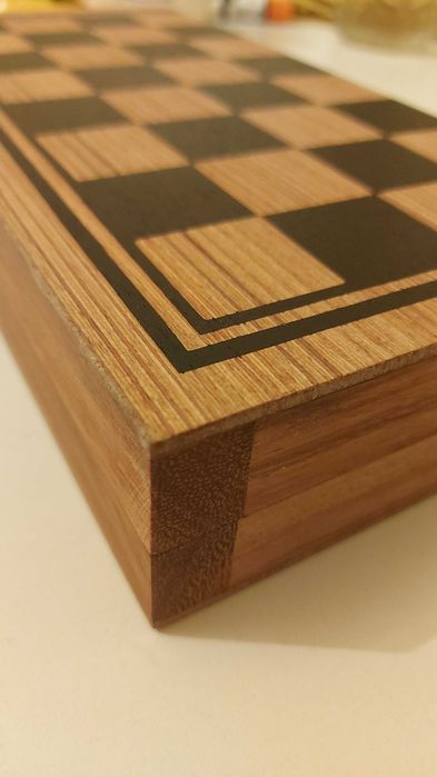 Tabla de joc Sah si table adus din Thailanda  doar puluri si zaruri