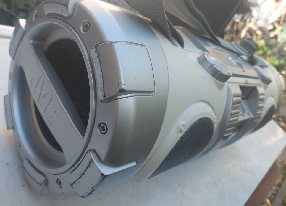 JVC RV-NB51W CD/MP3,USB,iPod Docking, Tuner Boomblaster