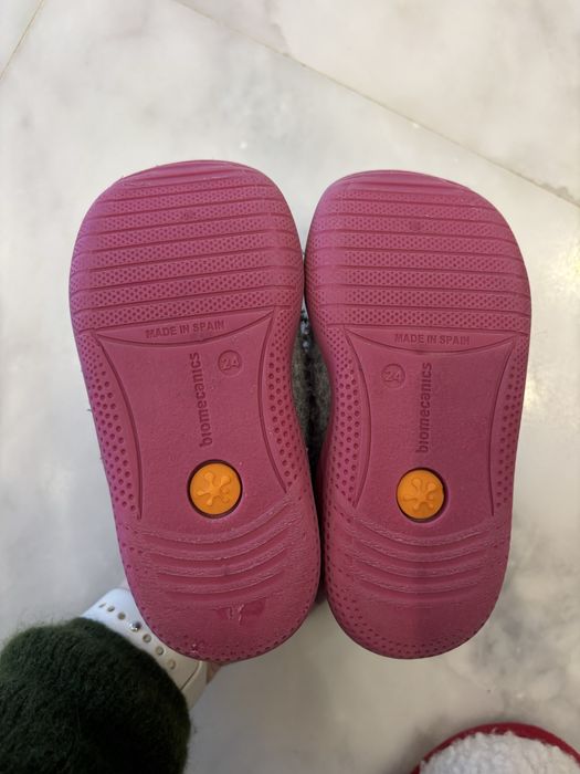 Пантофи biomecanics с вълна 24