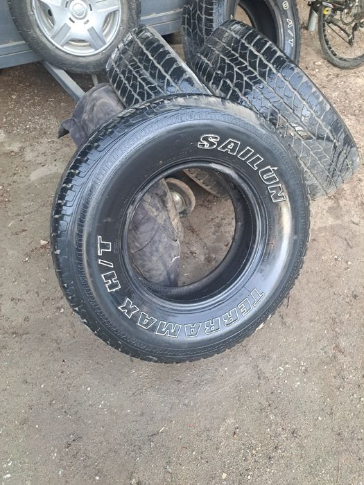 Продам шины на джип