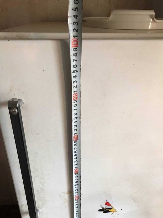 Холодильник рабочий в хорошем состоянии