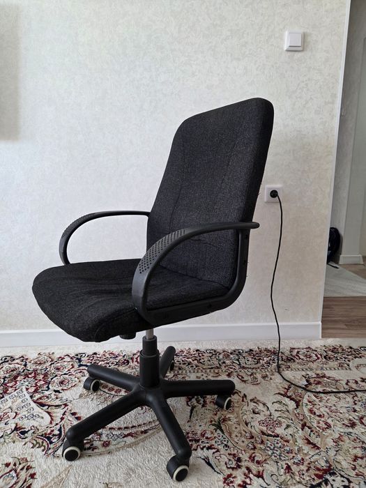 Офисное большое кресло