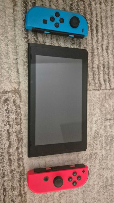 Nintendo Switch cu 3 jocuri