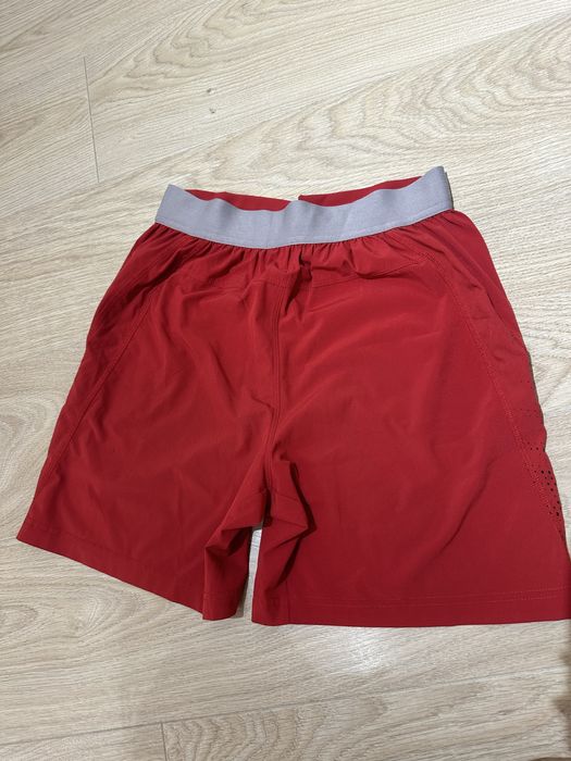 Тениссные шорты на мальчика 10-12 лет