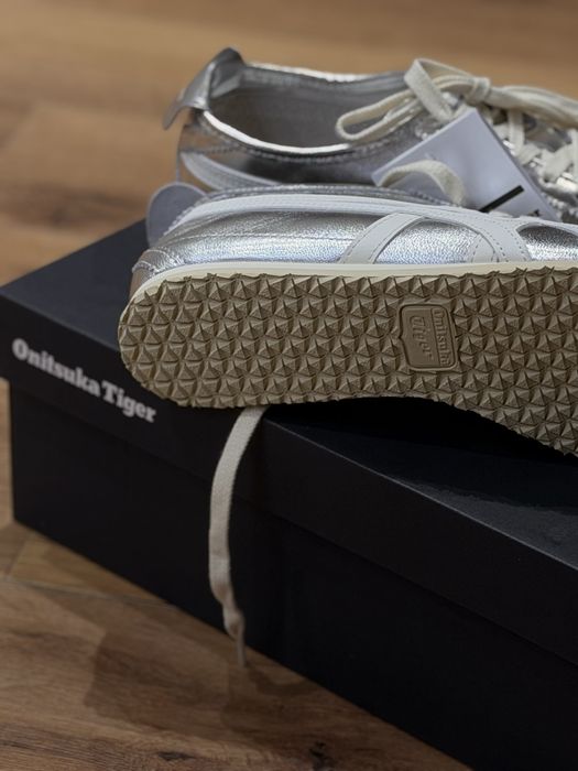 Продам оригинал кроссовки Onitsuka Tiger