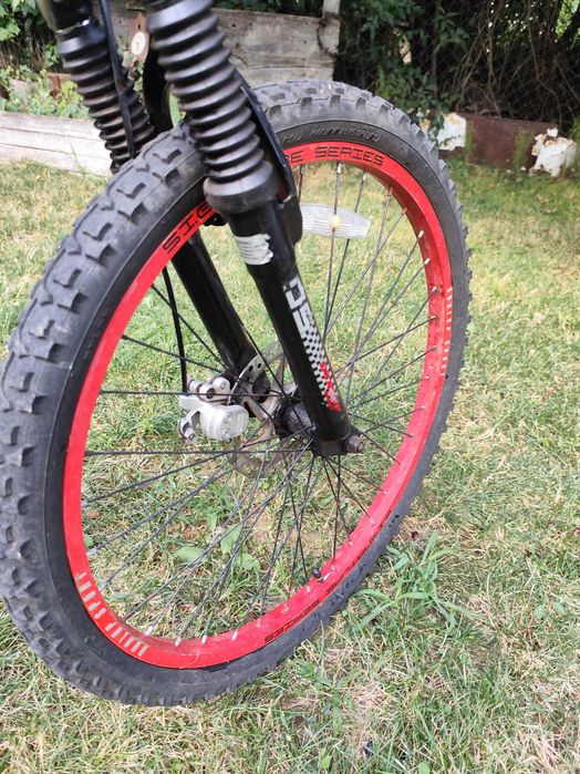 Продавам планински велосипед Dunlop DS Sport Series с двойно окачване