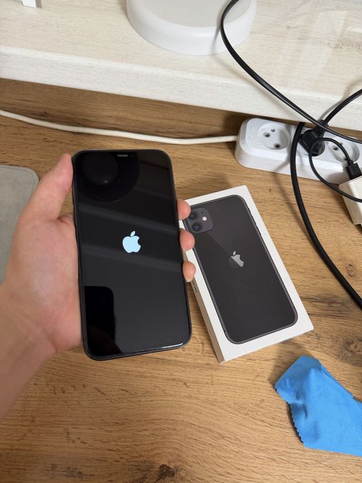 iPhone 11, без гарантии