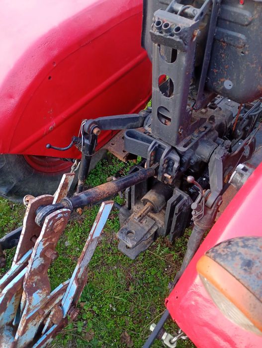 Vând tractor utb445