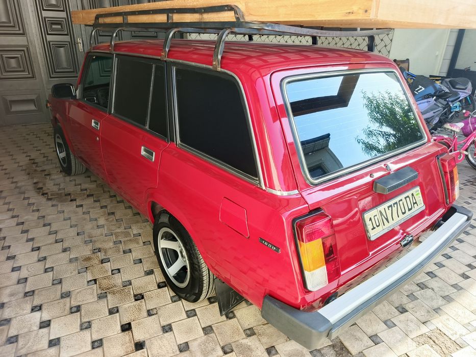Vaz 2104 sotiladi