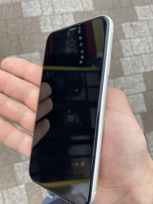 Продам IPhone 11